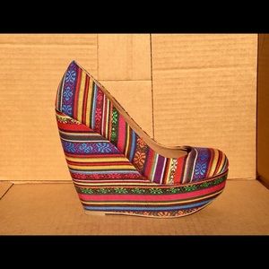 Madden girl Wedges Size 6.5M